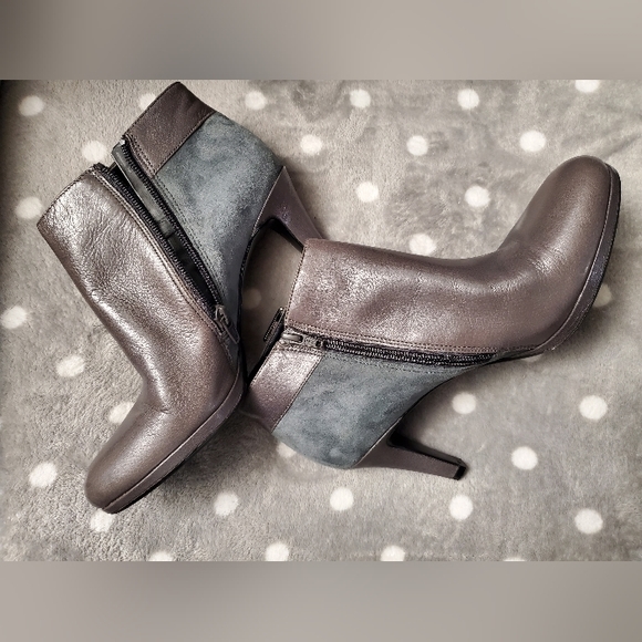 Brand New Naturalizer two tone Gray high heeled Ankle boots - Picture 15 of 16